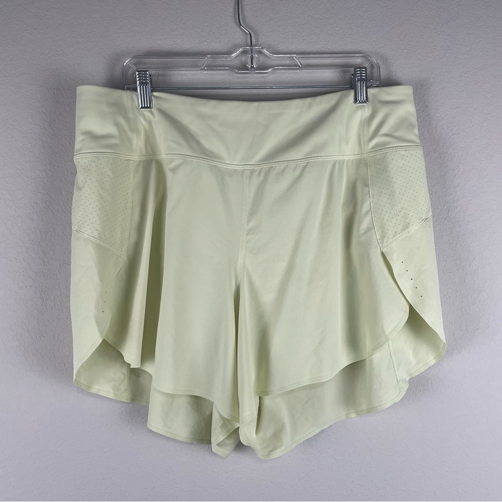 Athleta Pale Yellow Run With It 4.5” Athletic Athleisure Shorts Size 1X